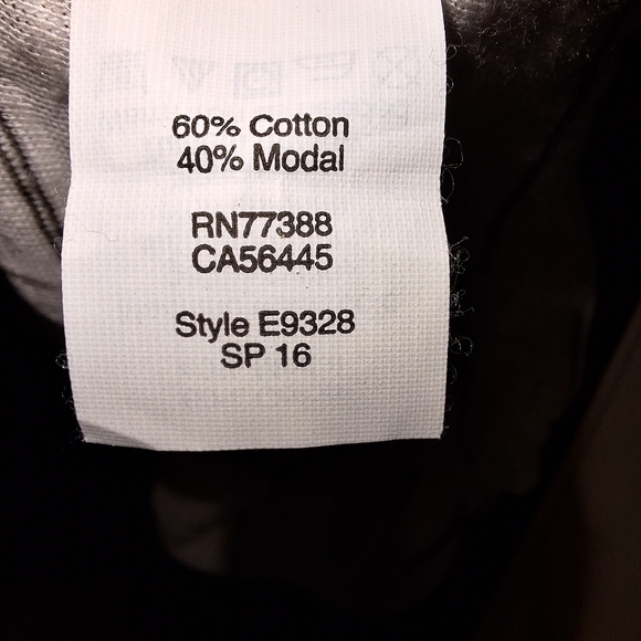 A Madewell low-cut semi-sheer ladies short sleeve t-shirt in a size XS. - Picture 4 of 5